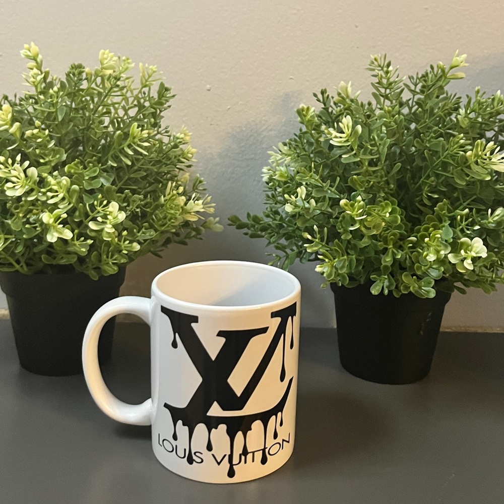 Louis Mug - Picture 2 of 3